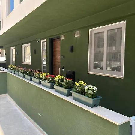 Casa Verde, Family For 4 , Wifi ,near Beaches 아파트 *
